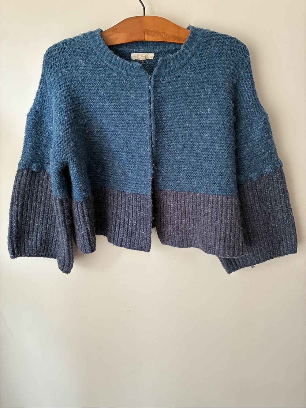 ILLA ILLA Sweater Women’s Small Blue Boho Knit Cardigan Nordic